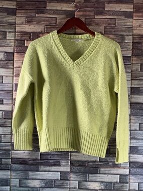 Pre Owned Favorite Daughter XS Citron Green William V Neck Sweater